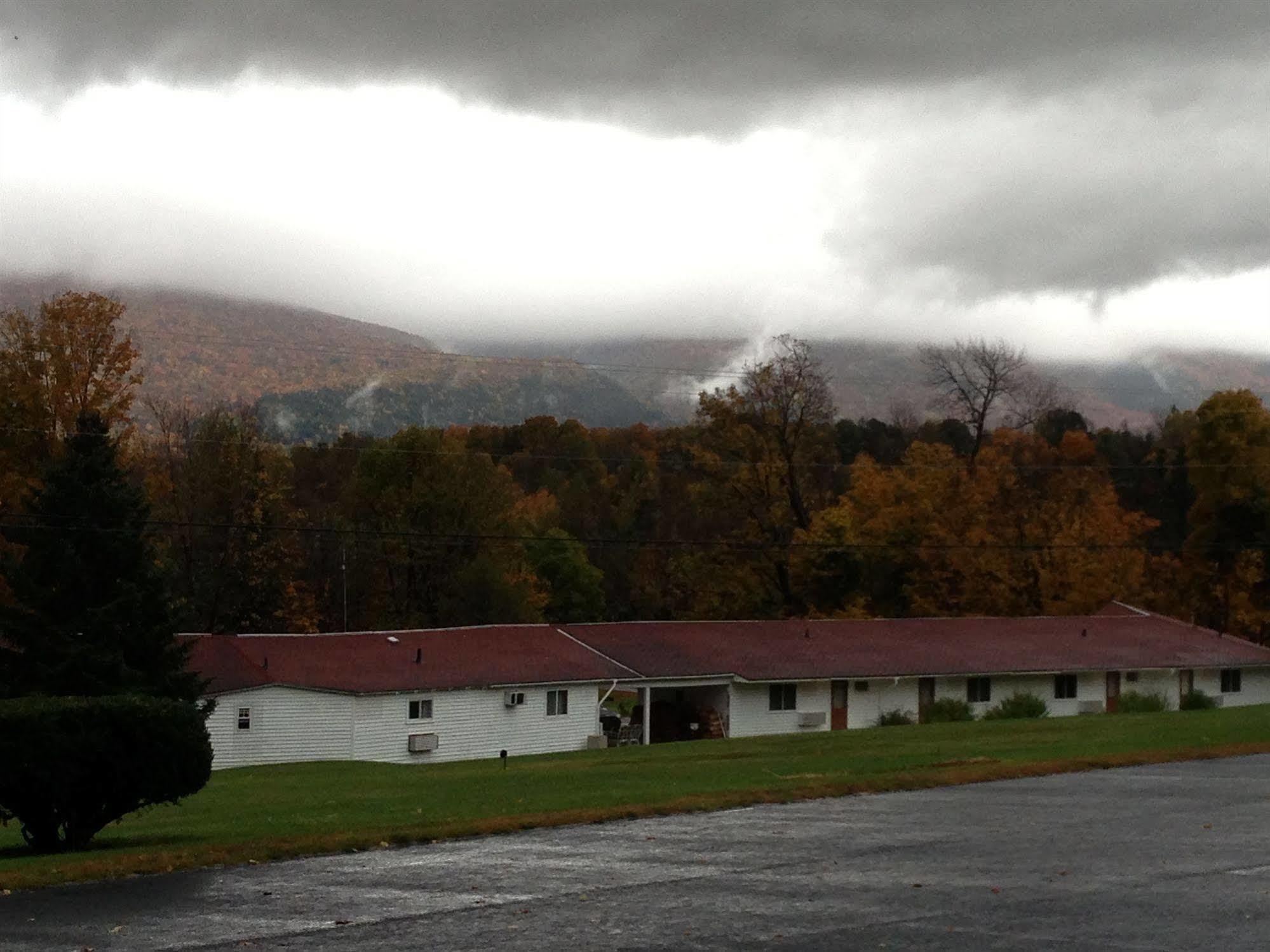 Four Winds Country Motel Manchester Esterno foto